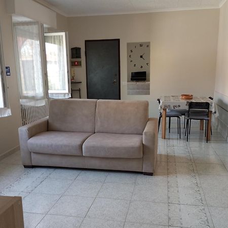Casa Vacanze Il Fiore Di Loto Lejlighed Zibido San Giacomo Eksteriør billede