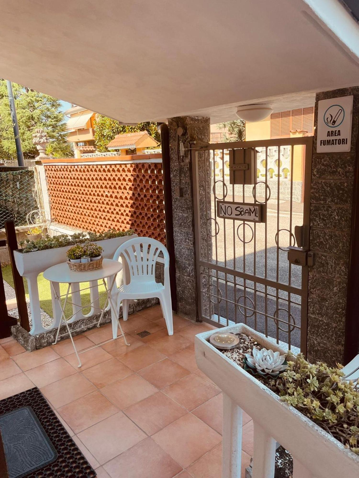 Casa Vacanze Il Fiore Di Loto Lejlighed Zibido San Giacomo Eksteriør billede