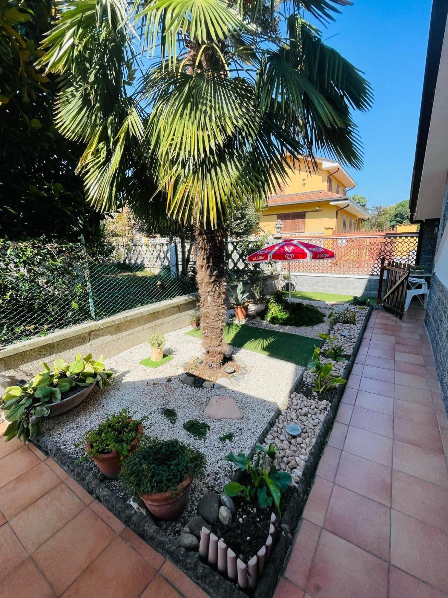 Casa Vacanze Il Fiore Di Loto Lejlighed Zibido San Giacomo Eksteriør billede